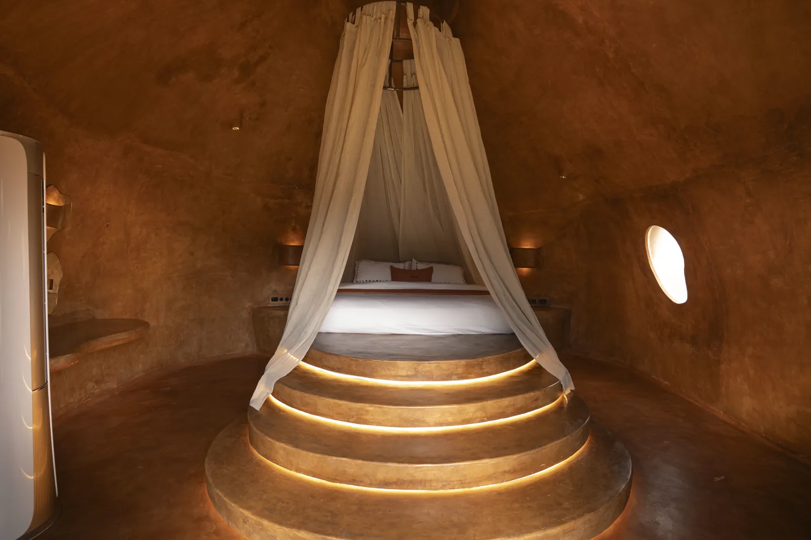 The Colony — the queen chamber