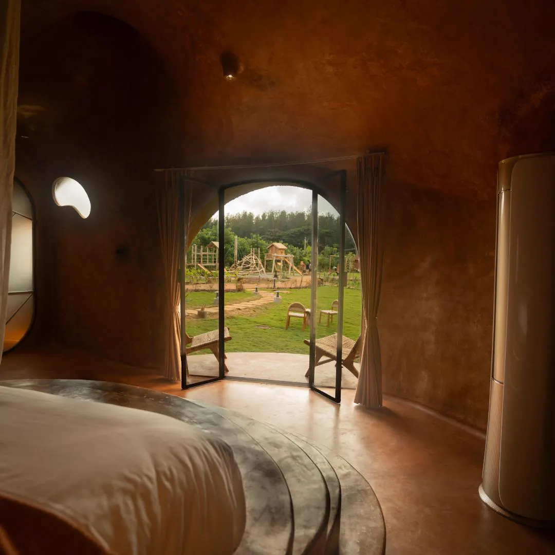 The Colony — the bed chamber opening onto the lawn