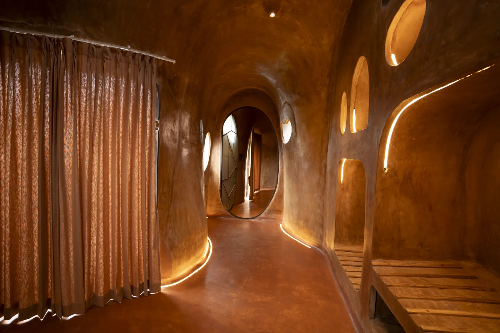 The Colony — the passage between chambers