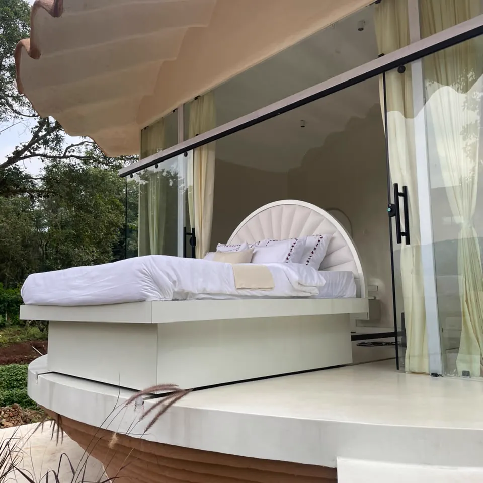 The Shore — the sliding bed moved out over the garden
